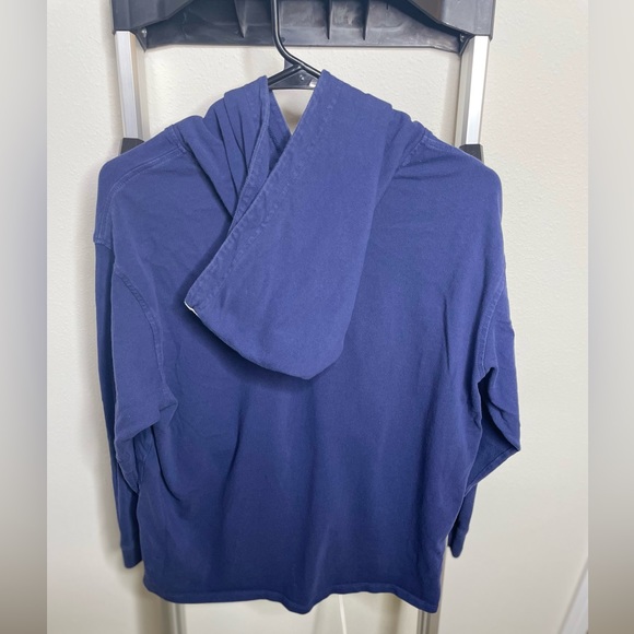 Champion hooded long sleeve shirt in great used condition. - Picture 3 of 3